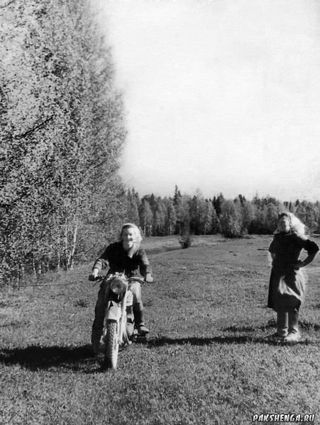 1960-е.  На мотоцикле Горбунова Тамара Степановна