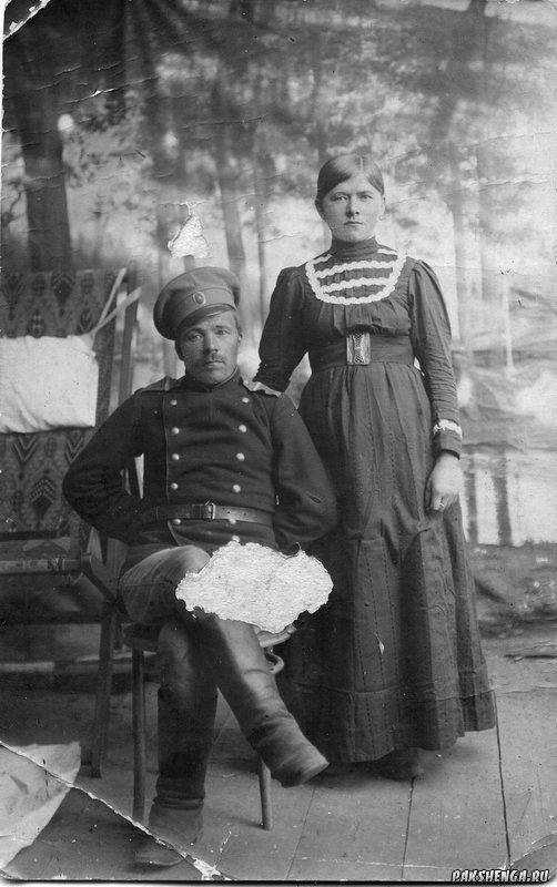 Надпись на обратной стороне фото: Мамин брат Вас Евг, и сестра Агафья  Евг.