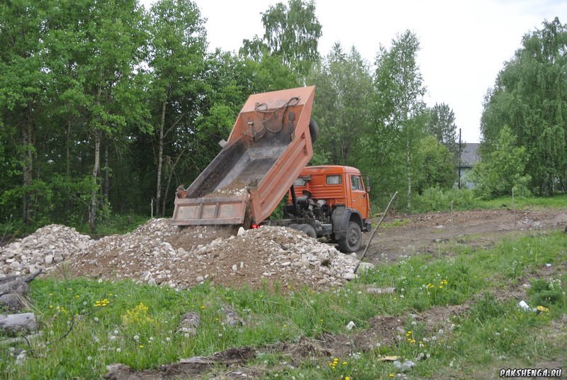 Отсыпка под фундамент. 4 июня 2013 г.